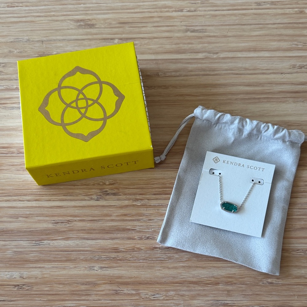 Kendra Scott Elisa Silver Pendant Necklace in London Blue Glass